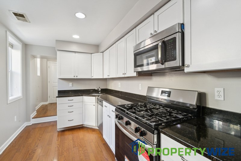 Modern 3BR Townhome with Open Floor Plan & Stylish Kitchen property image