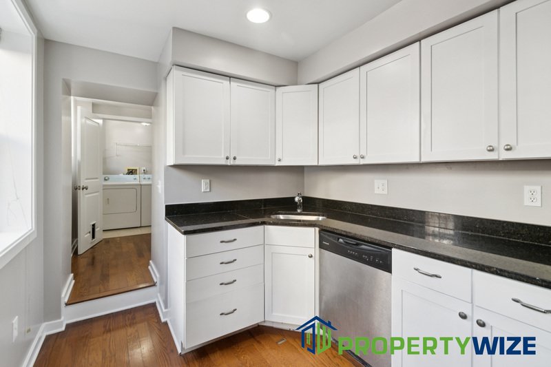 Modern 3BR Townhome with Open Floor Plan & Stylish Kitchen property image