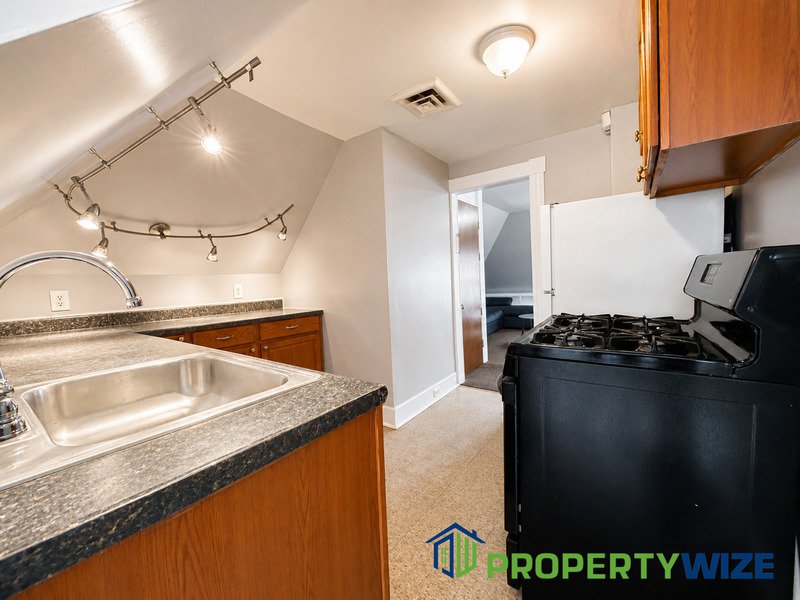 A peaceful tranquil space all for yourself! This well maintained 3rd floor 1-Bedroom, 1-Bath Apartment have all your wish list property image