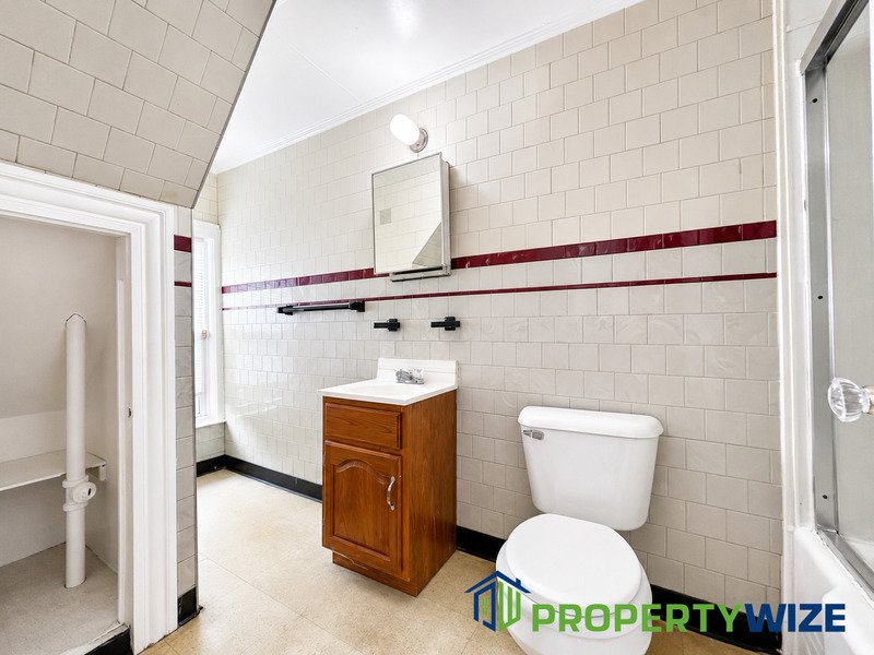 A peaceful tranquil space all for yourself! This well maintained 3rd floor 1-Bedroom, 1-Bath Apartment have all your wish list property image