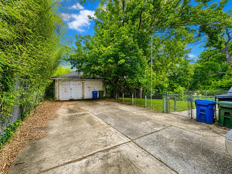 A peaceful tranquil space all for yourself! This well maintained 3rd floor 1-Bedroom, 1-Bath Apartment have all your wish list property image