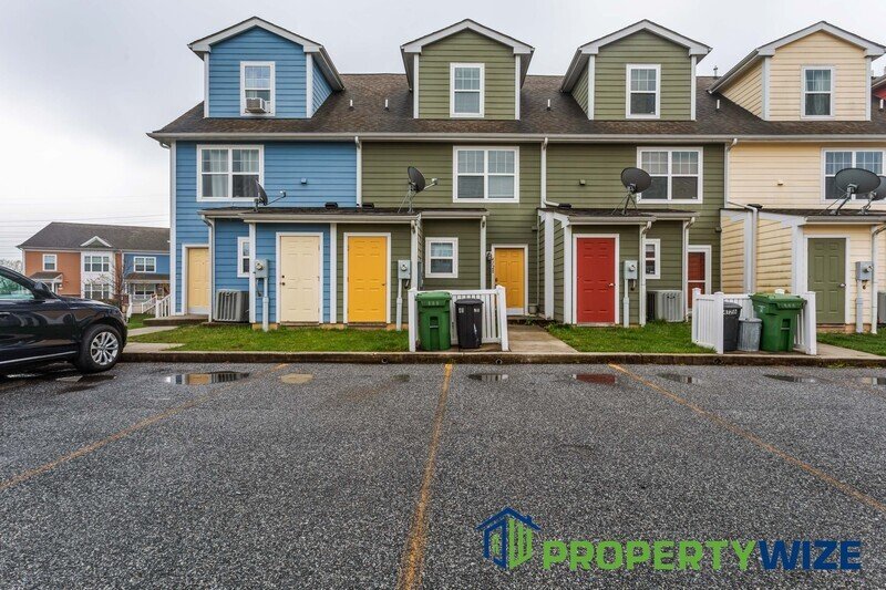 This renovated 3-bedroom, 2-bathroom townhome has all the bells and whistles. property image