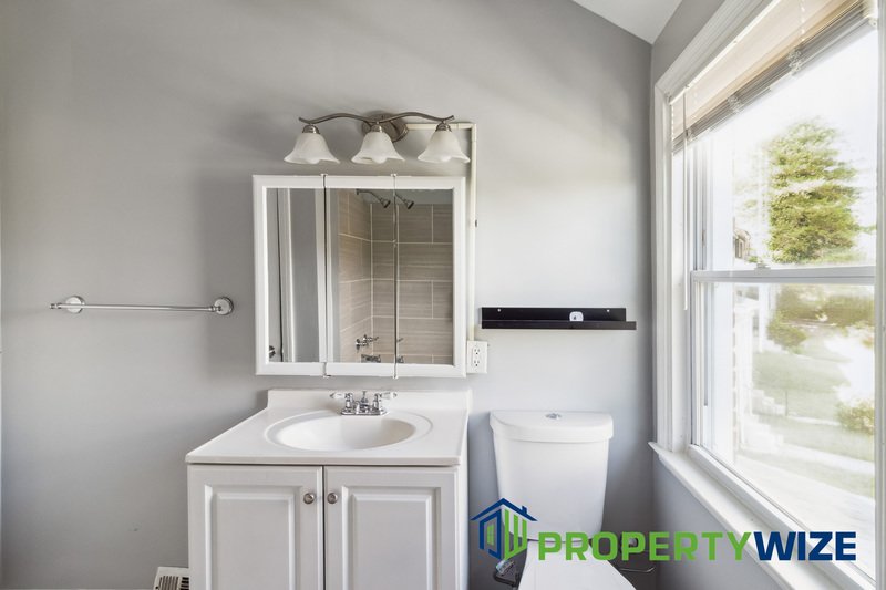Lovely 3 BR Home in  Great Neighborhood property image